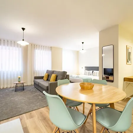 On The Square - Center By House And People Apartamento *